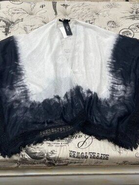 Cejon Women’s Cove Up Patterned Shawl